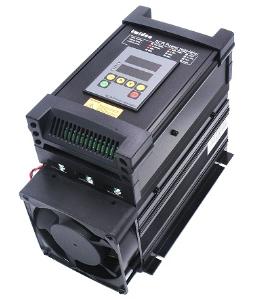 電壓調整器